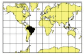 Mapa da alternativa b: projeção cilíndrica conforme com Brasil destacado. Descrição e crédito em LaTeX.